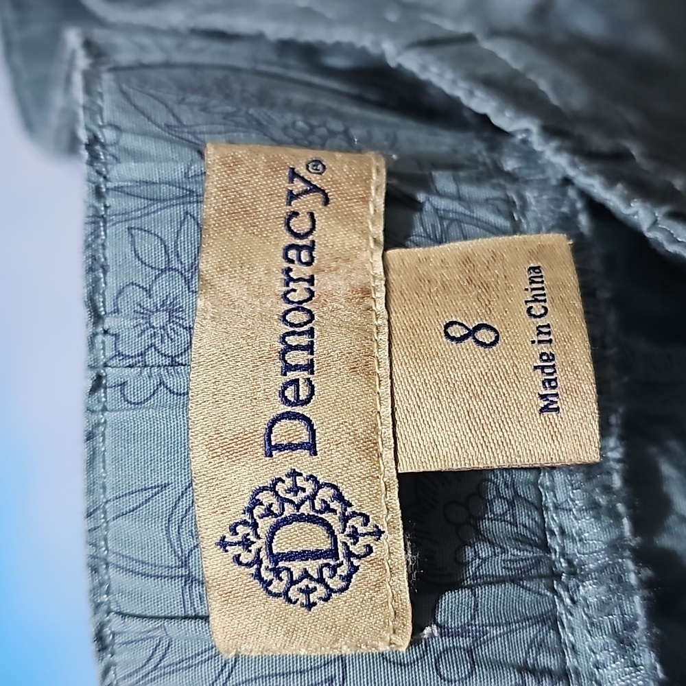 Democracy Teal Floral Capris - Picture 5 of 7